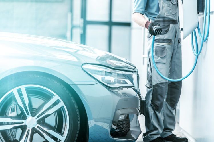 Cuidado del vehículo eléctrico en verano