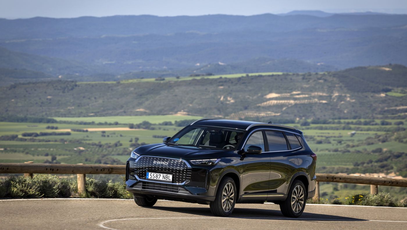 Ebro completa su gama de productos con el s700 y s800 híbridos enchufables desde menos de 30.000 euros con todas las ayudas posibles