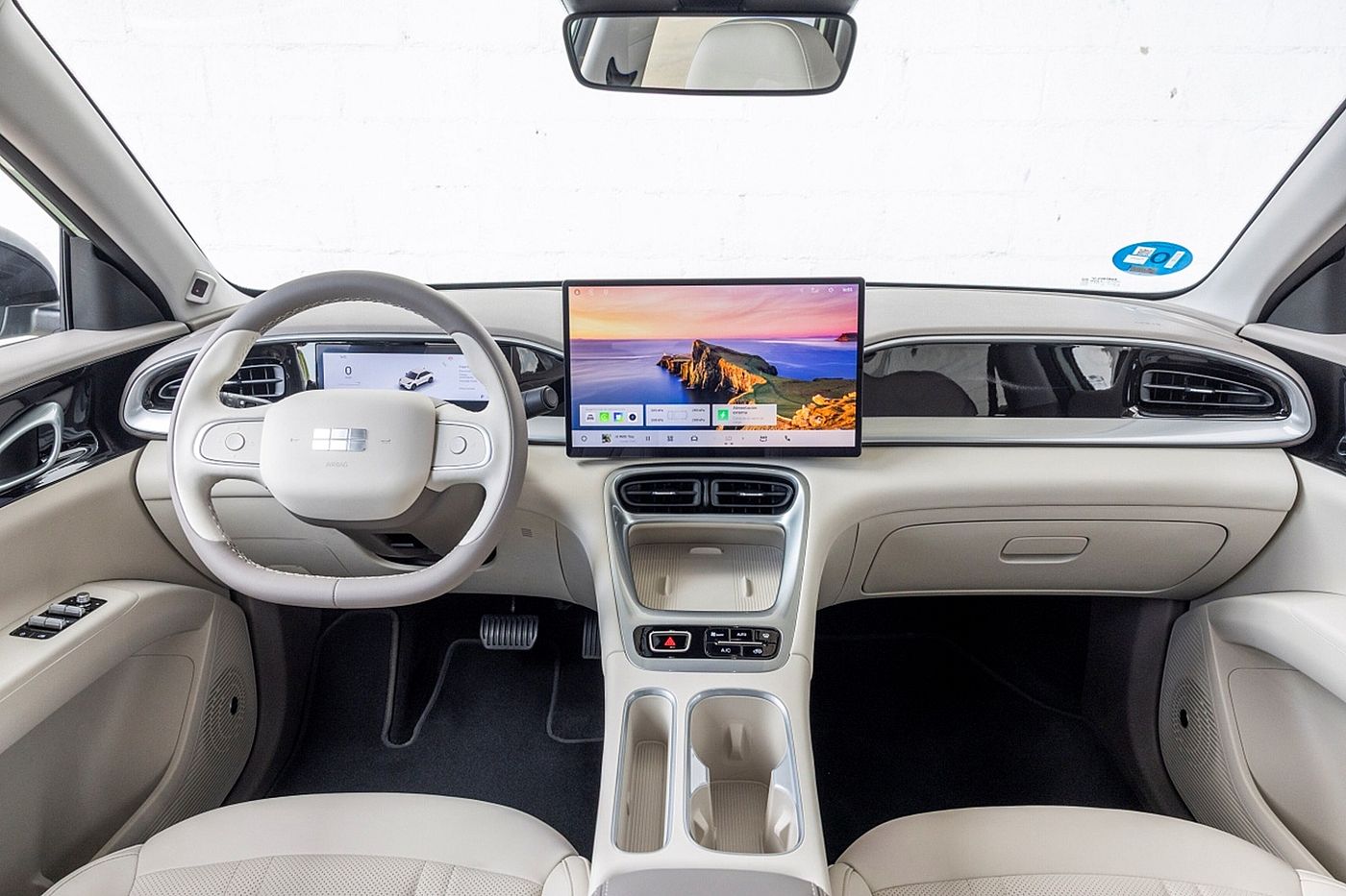 Geely E2: el eléctrico chino que llega a España por 13.990 euros y pone contra las cuerda a sus rivales