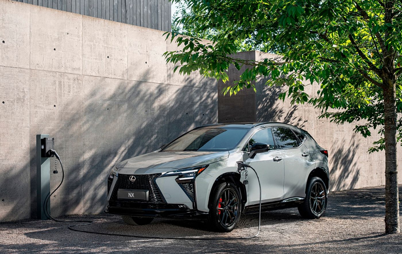 Lexus NX 2026: el híbrido enchufable que supera los 100 km eléctricos y estrena carga rápida