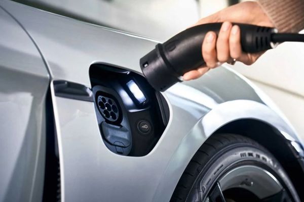 Plan Auto Plus 2030: Ayudas para comprar coches que sustituyen al MOVES III