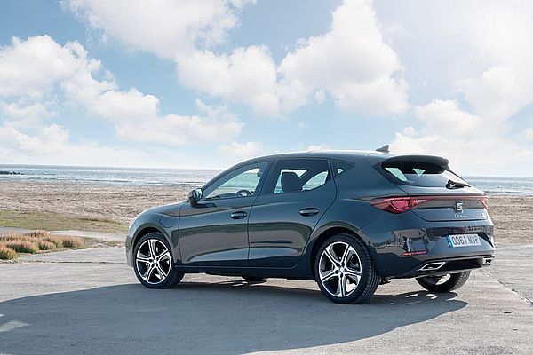 SEAT León e-HYBRID (PHEV): el compacto híbrido enchufable que quiere liderar su segmento en 2026