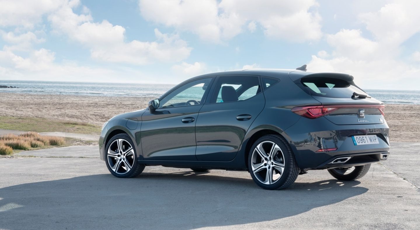 SEAT León e-HYBRID (PHEV): el compacto híbrido enchufable que quiere liderar su segmento en 2026